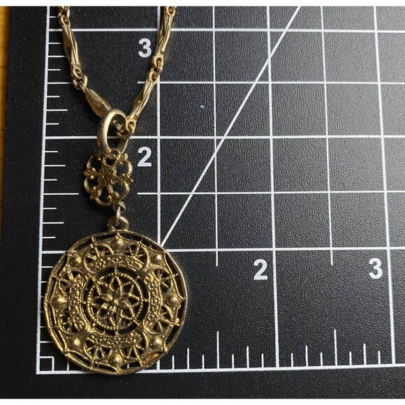 Vintage Gold Filigree Mandala Pendant Necklace 24" Bar Link Chain Intricate - Picture 7 of 8